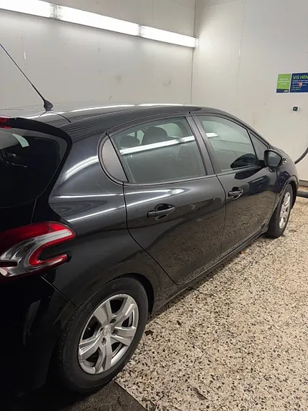 Peugeot 208 2013 photo 4