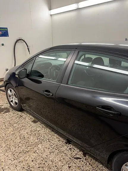 Peugeot 208 2013 photo 2