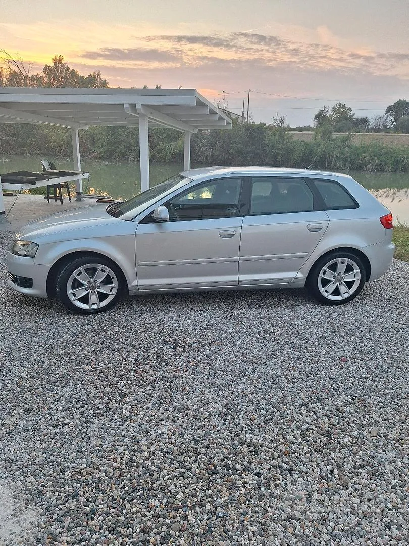 Audi A3 Sportback 2010 photo 2