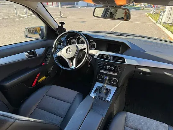 Mercedes-Benz C180 2012 photo 5