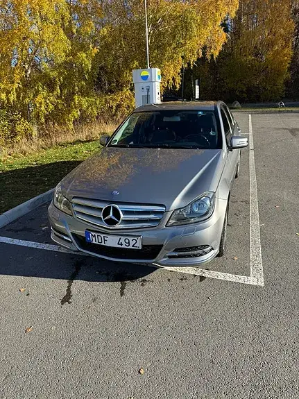Mercedes-Benz C180 2012 photo 4