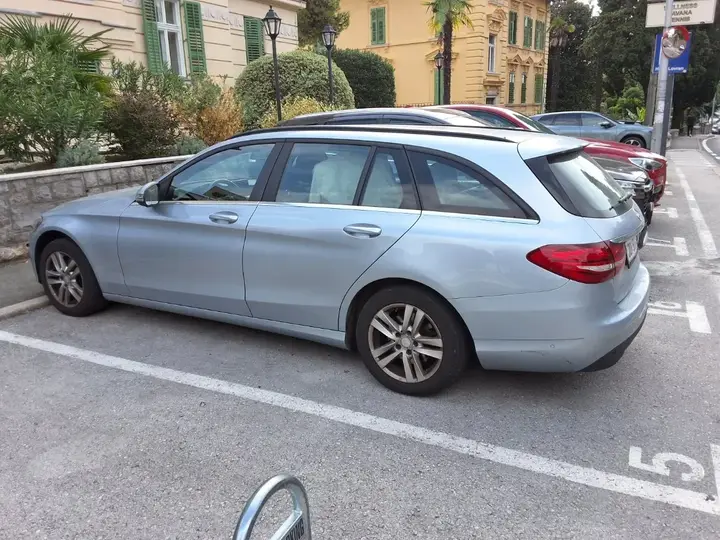Mercedes-Benz C-Class 2016 photo 3