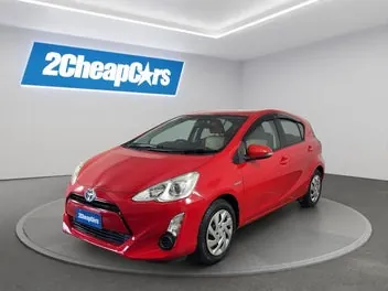 Toyota Aqua 2015 photo 2