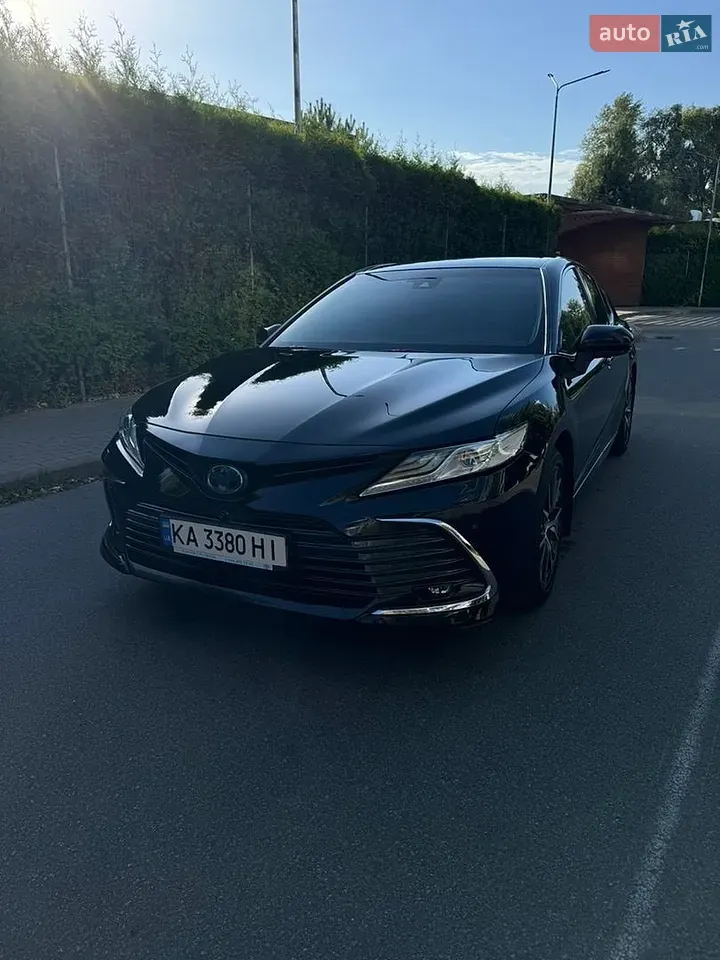Toyota Camry 2021 photo 2
