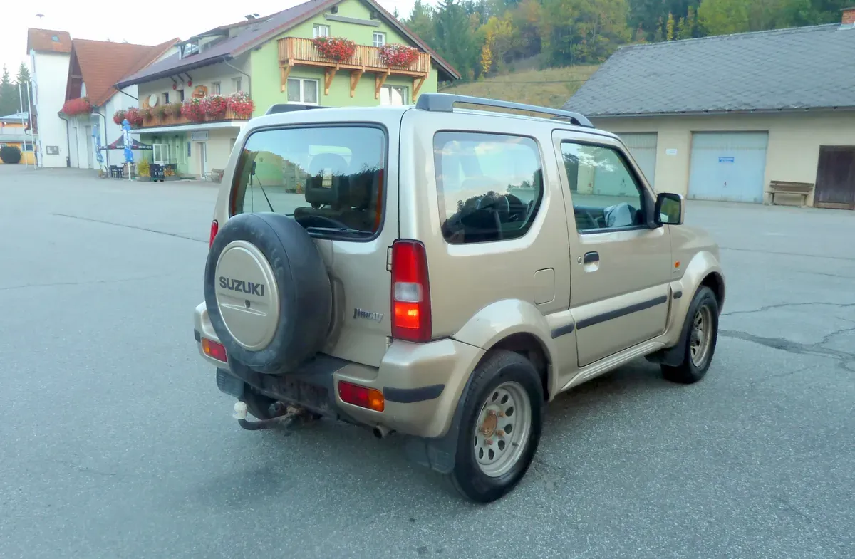 Suzuki Jimny 2006 photo 3