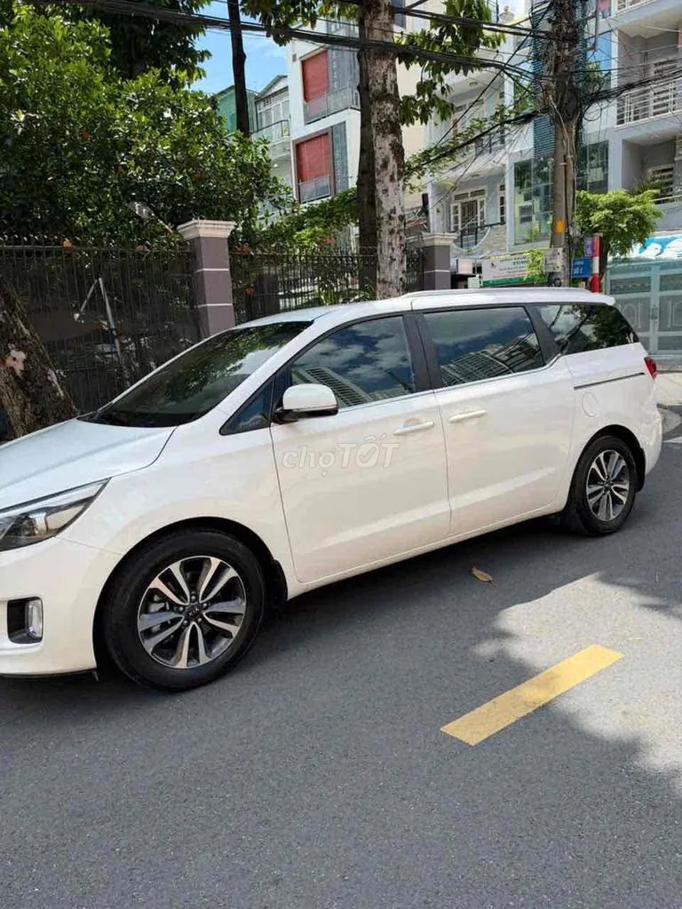 Kia Sedona 2018 photo 3