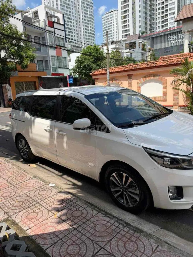 Kia Sedona 2018 photo 2