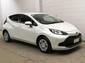 Toyota Aqua 2022 photo 2