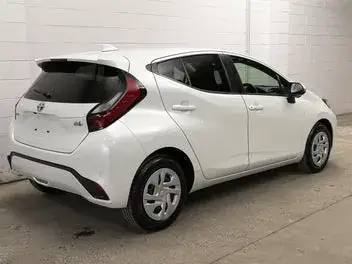 Toyota Aqua 2022 photo 3