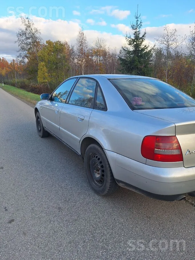 Audi A4 2000 photo 2