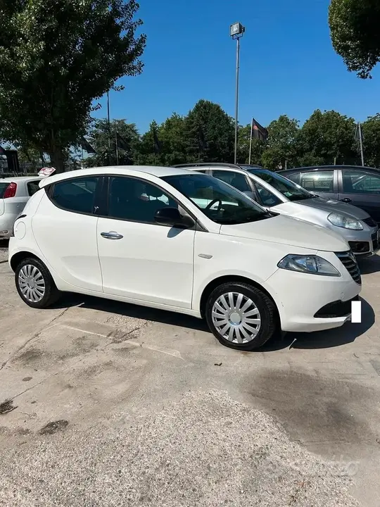 Lancia Ypsilon 2015 photo 5