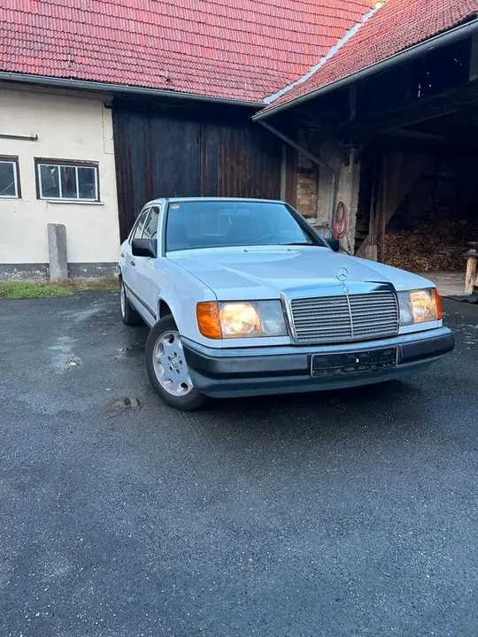 Mercedes-Benz W124