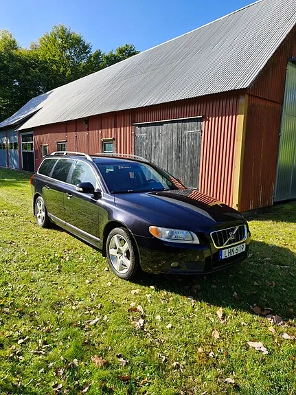 Volvo V70 2008 photo 2