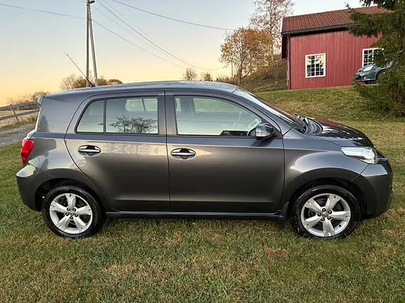 Toyota Urban Cruiser 2010 photo 2