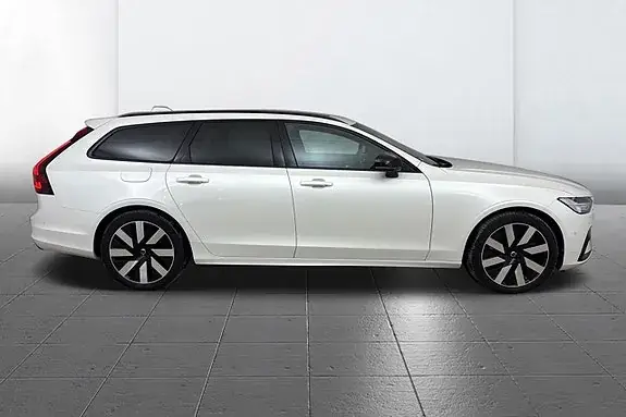 Volvo V90 2025 photo 4