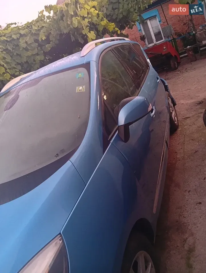 Renault Scenic 2013 photo 2