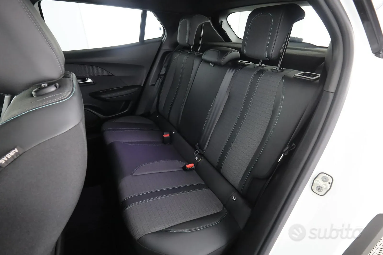 Peugeot 2008 2023 photo 3