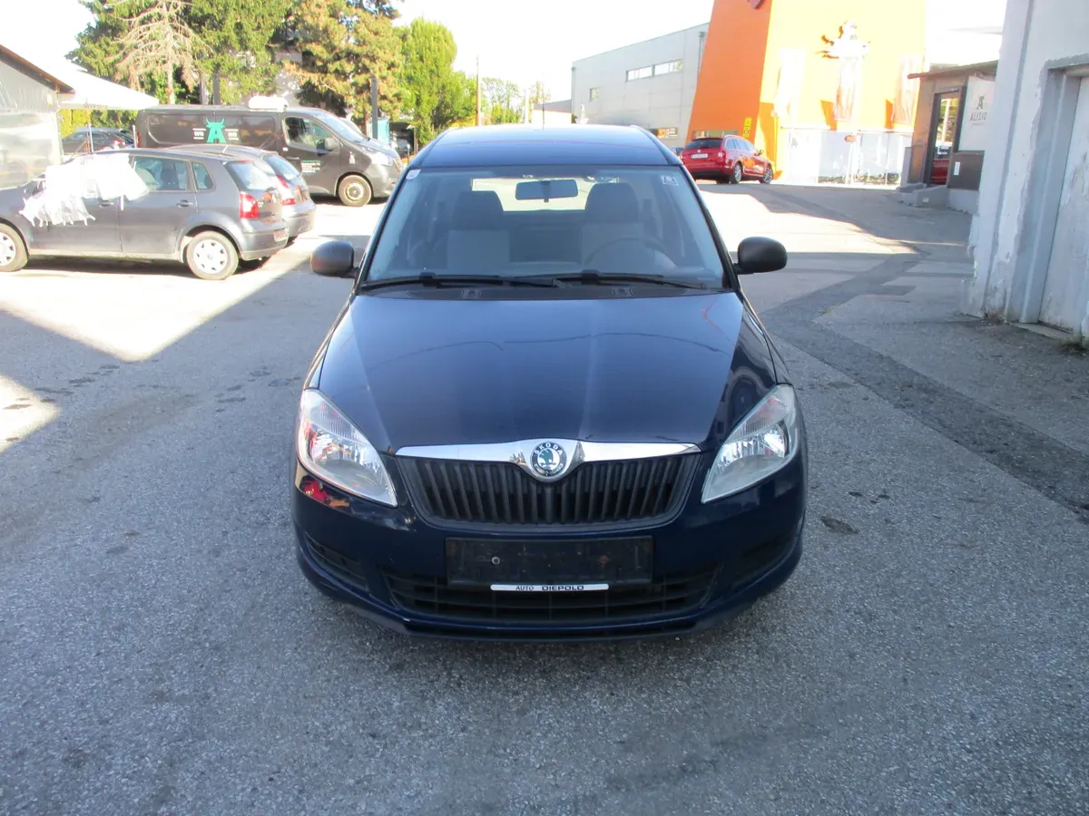 Skoda Roomster 2011 photo 2
