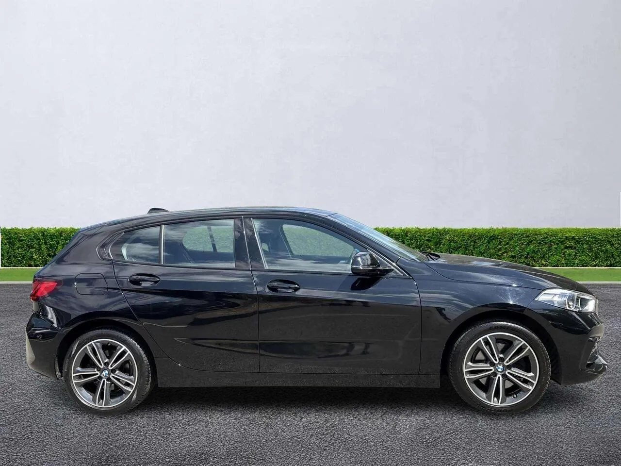 BMW 1 Series 2022 photo 3