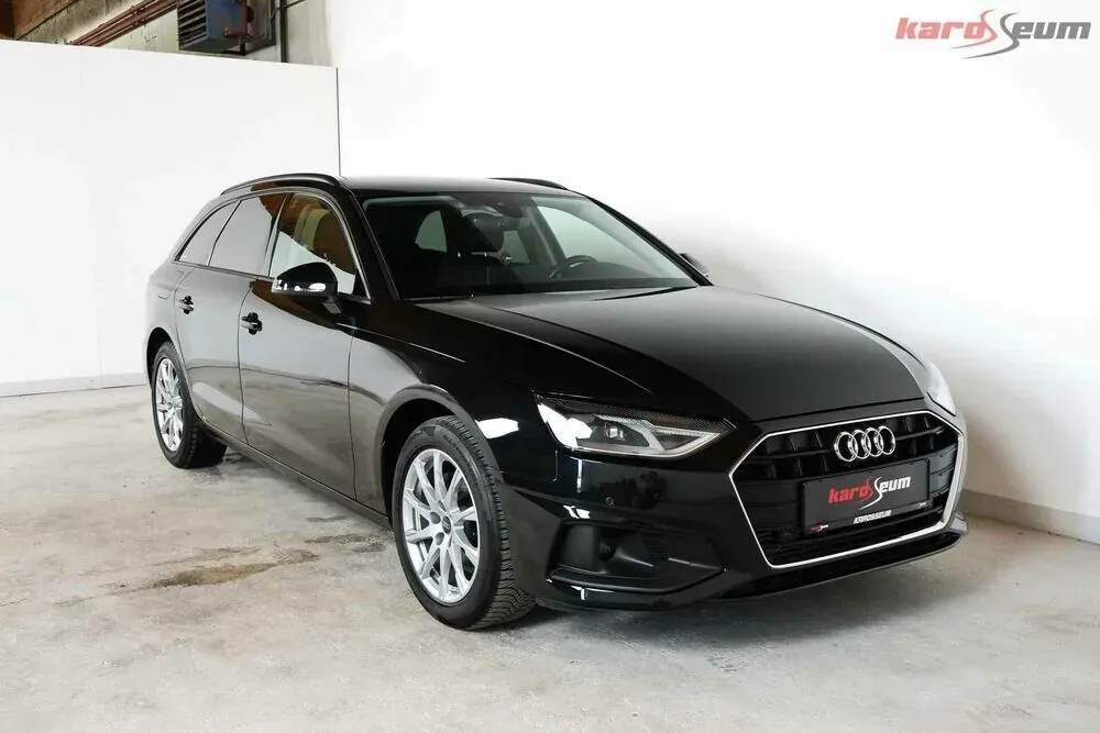 Audi A4 2022 photo 3