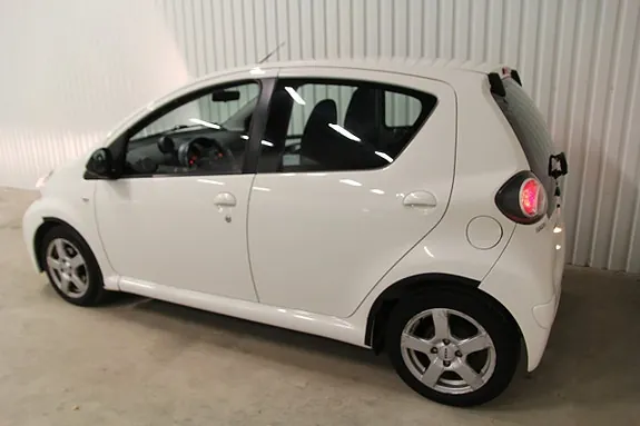 Toyota Aygo 2012 photo 3