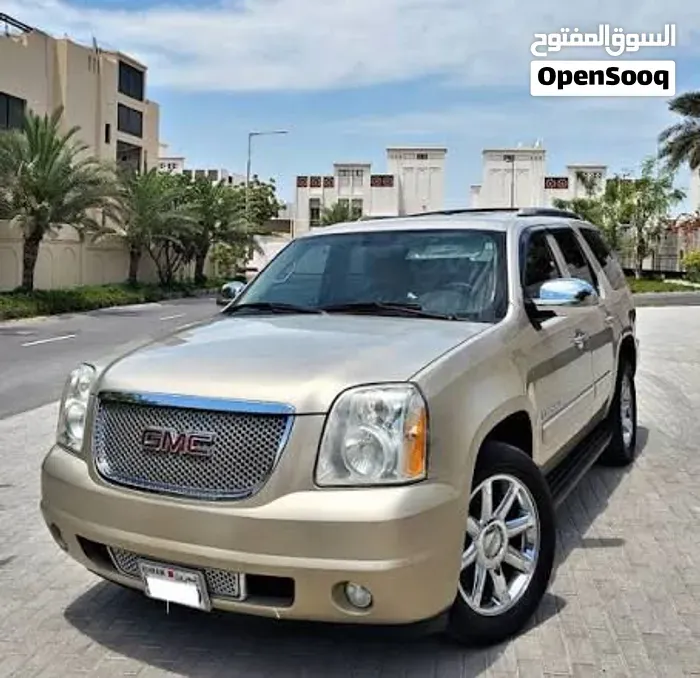 GMC Yukon Denali 2010 photo 4