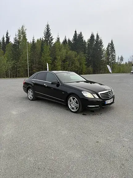 Mercedes-Benz E 220 2012 photo 4
