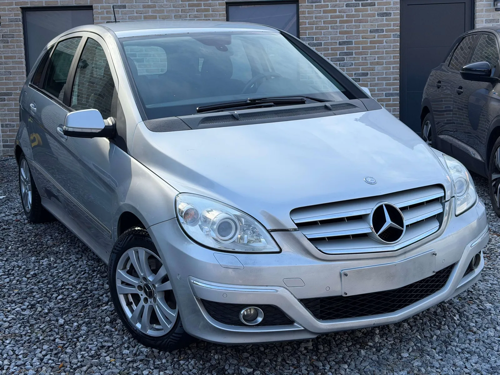 Mercedes-Benz B 200
