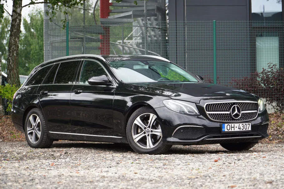 Mercedes-Benz E220 2018 photo 5