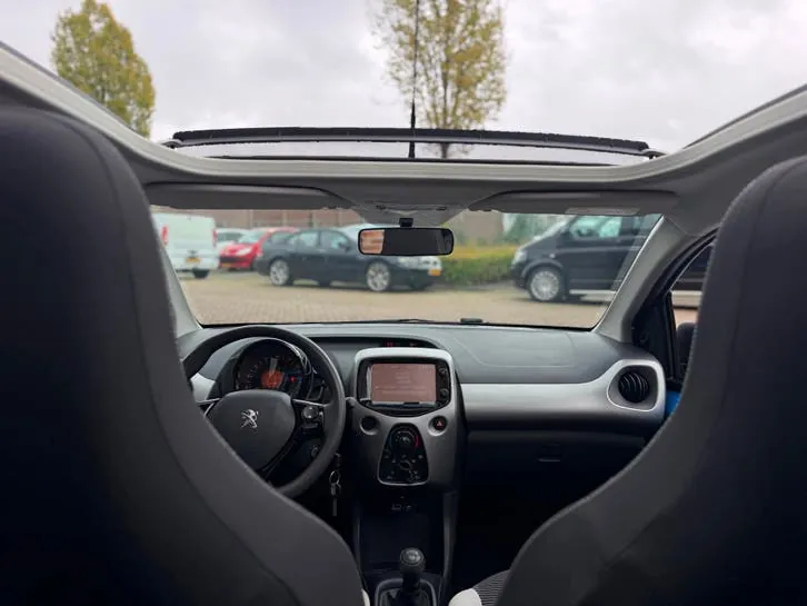 Peugeot 108 2015 photo 3