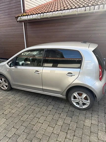 Volkswagen E-Up! 2016 photo 2