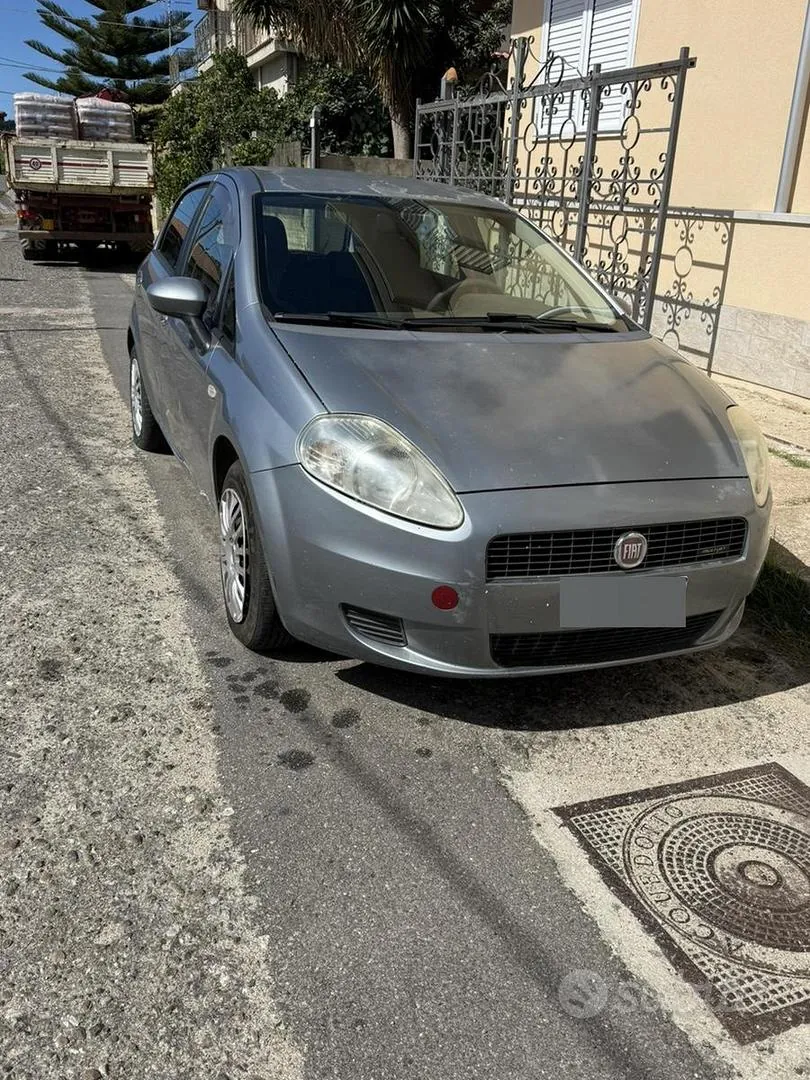 Fiat Grande Punto 2007 photo 2