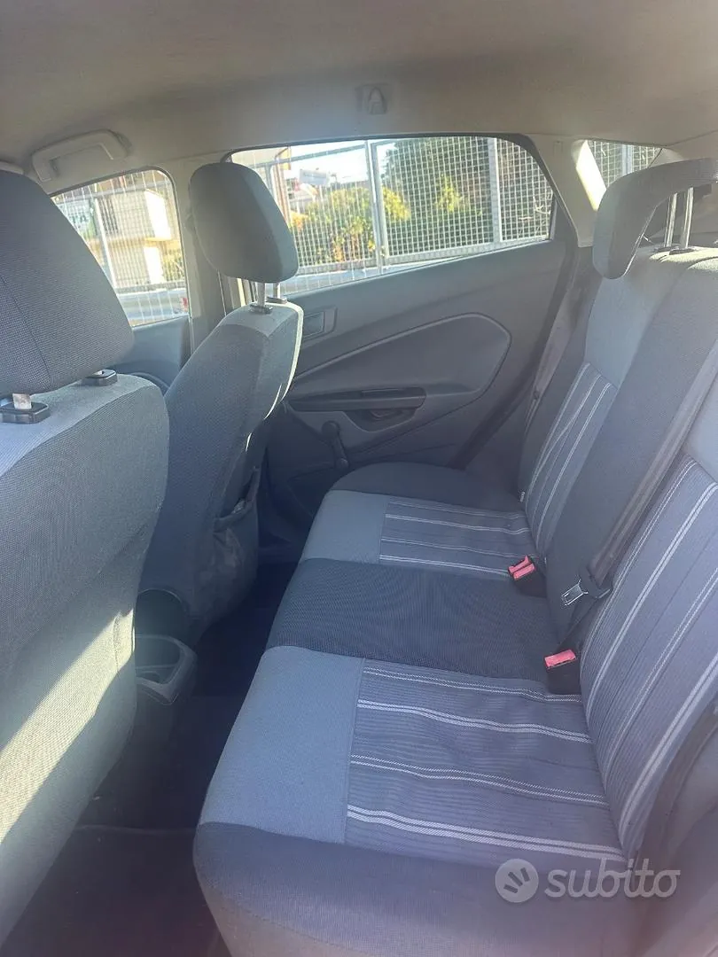 Ford Fiesta 2010 photo 5