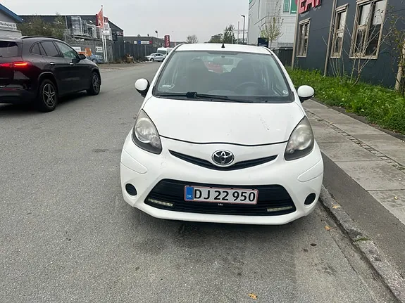 Toyota Aygo 2012 photo 2