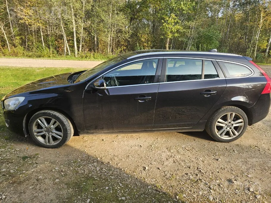 Volvo V60 2011 photo 2