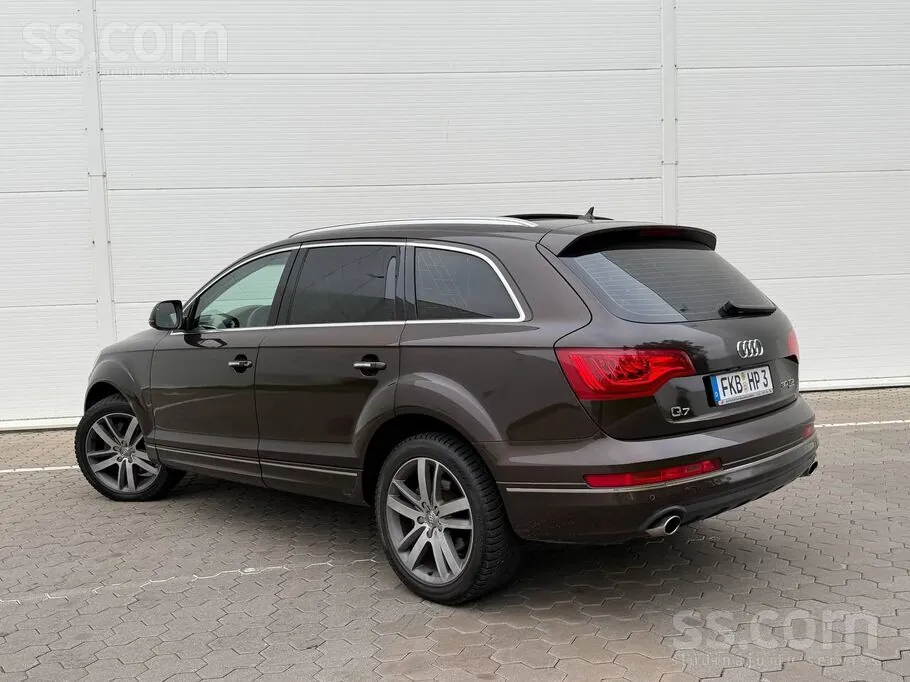 Audi Q7 2011 photo 4