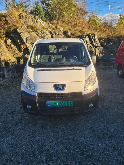 Peugeot Expert 2011 photo 2