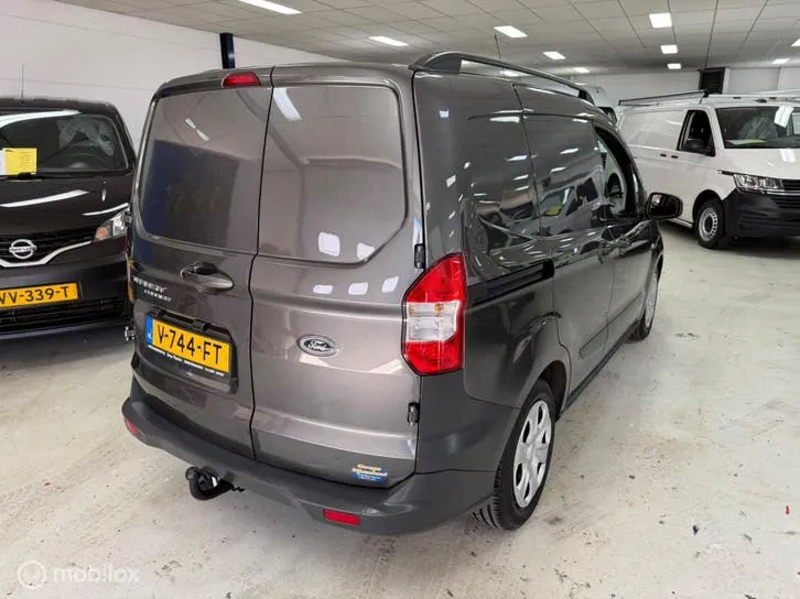 Ford Transit Courier 2017 photo 3