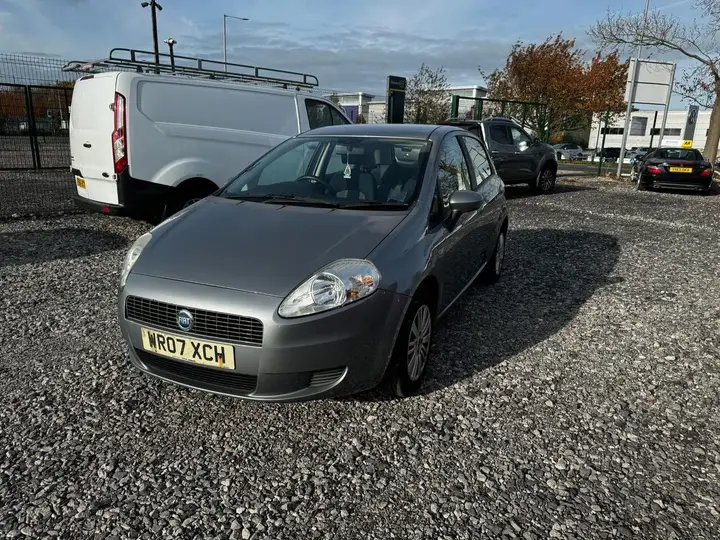 Fiat Grande Punto 2007 photo 3