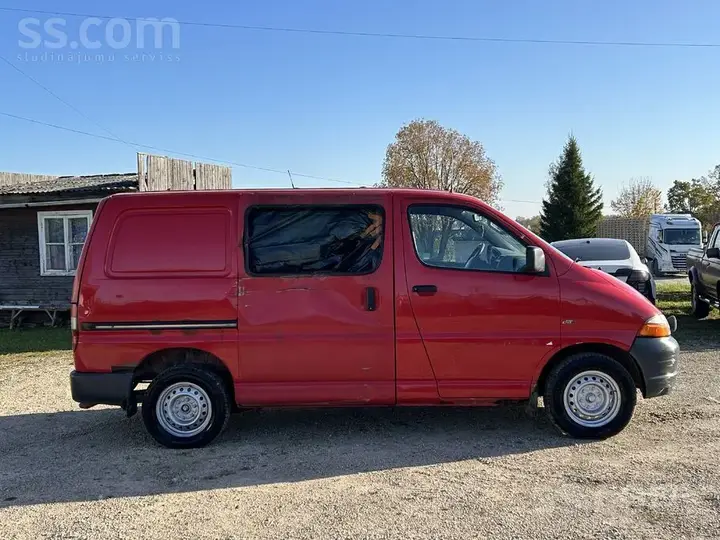Toyota Hiace 2004 photo 3