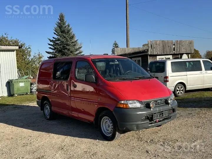 Toyota Hiace 2004 photo 2