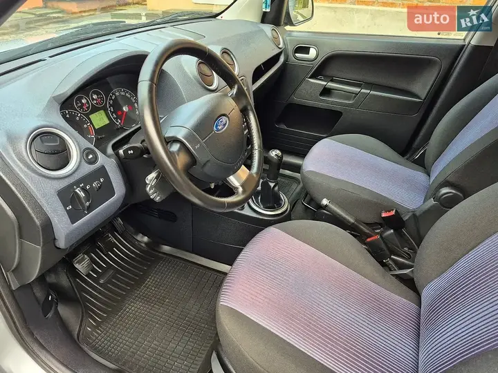 Ford Fusion 2010 photo 4