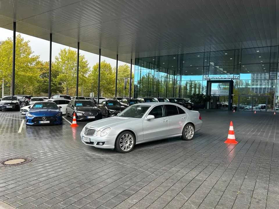 Mercedes-Benz W211