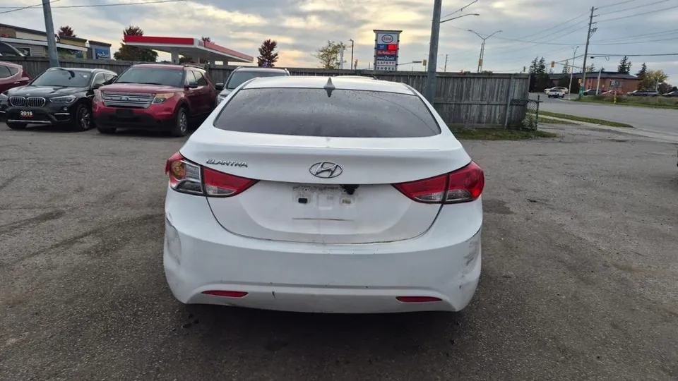 Hyundai Elantra 2013 photo 4
