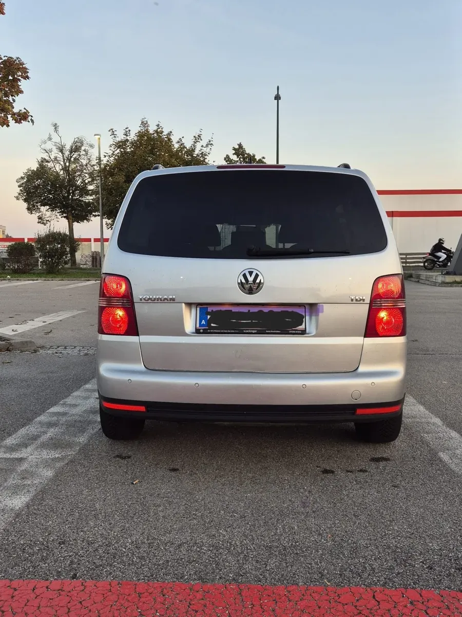 Volkswagen Touran 2007 photo 3