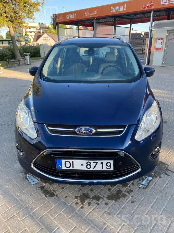 Ford Grand C-Max 2011 photo 2