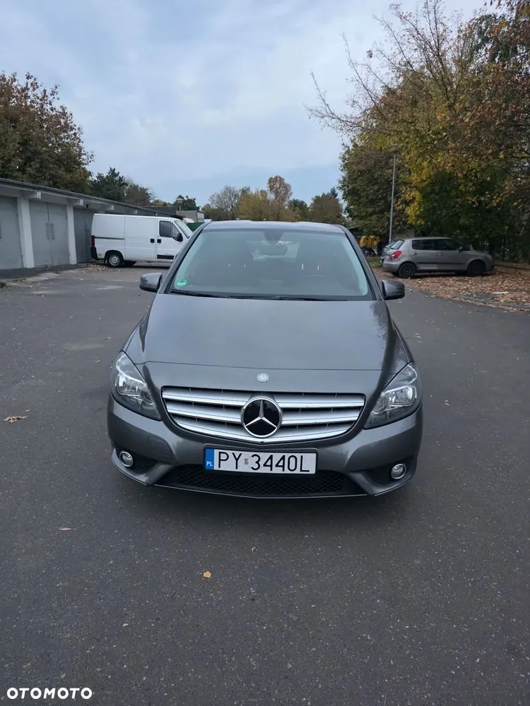Mercedes-Benz B-Class 2012 photo 2