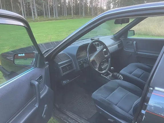 Audi 100 1984 photo 5