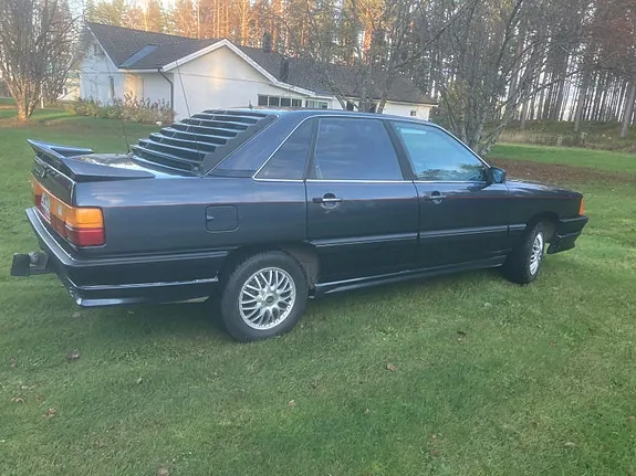 Audi 100