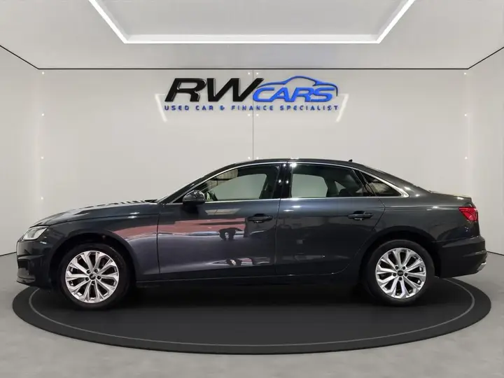 Audi A4 2022 photo 2